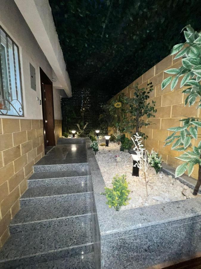 Luxury Flat With Garden And Private Entrance شقة فاخرة بحديقة و مدخل خاص Kairo Eksteriør billede
