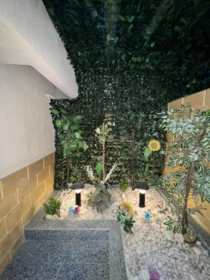 Luxury Flat With Garden And Private Entrance شقة فاخرة بحديقة و مدخل خاص Kairo Eksteriør billede