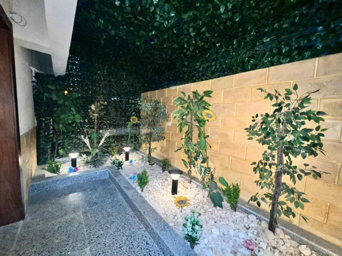 Luxury Flat With Garden And Private Entrance شقة فاخرة بحديقة و مدخل خاص Kairo Eksteriør billede