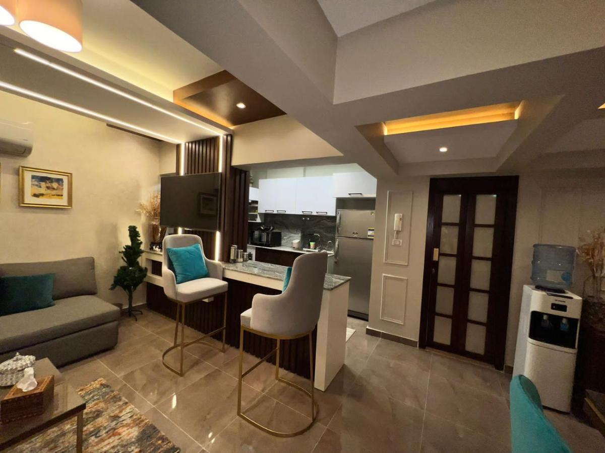 Luxury Flat With Garden And Private Entrance شقة فاخرة بحديقة و مدخل خاص Kairo Eksteriør billede